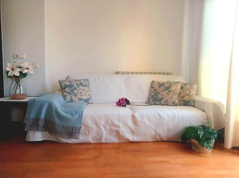 Acogedor Apartamento Con Piscina Y Garaje Apartment Huesca Bagian luar foto