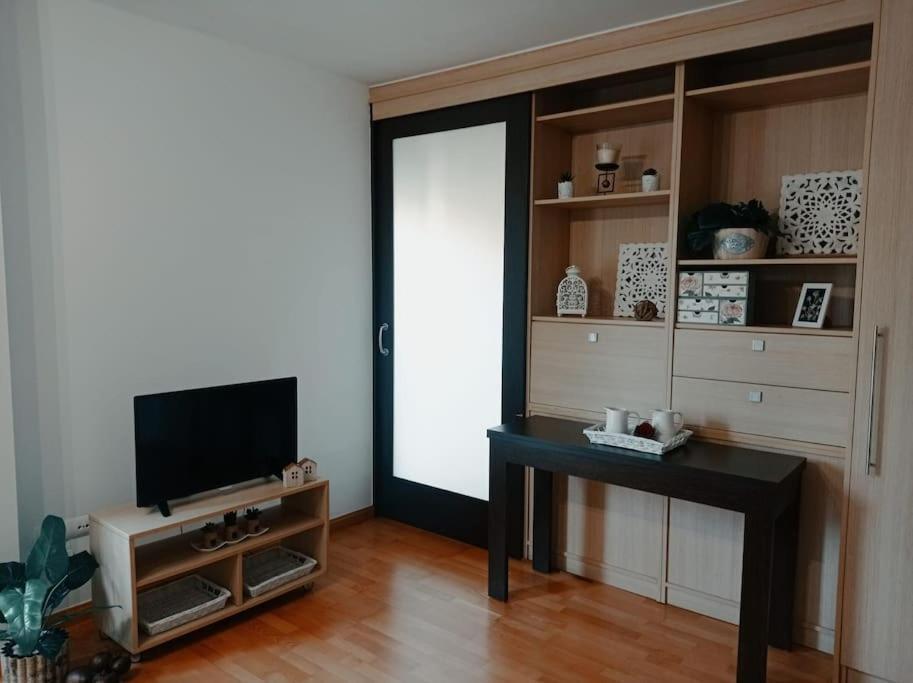 Acogedor Apartamento Con Piscina Y Garaje Apartment Huesca Bagian luar foto